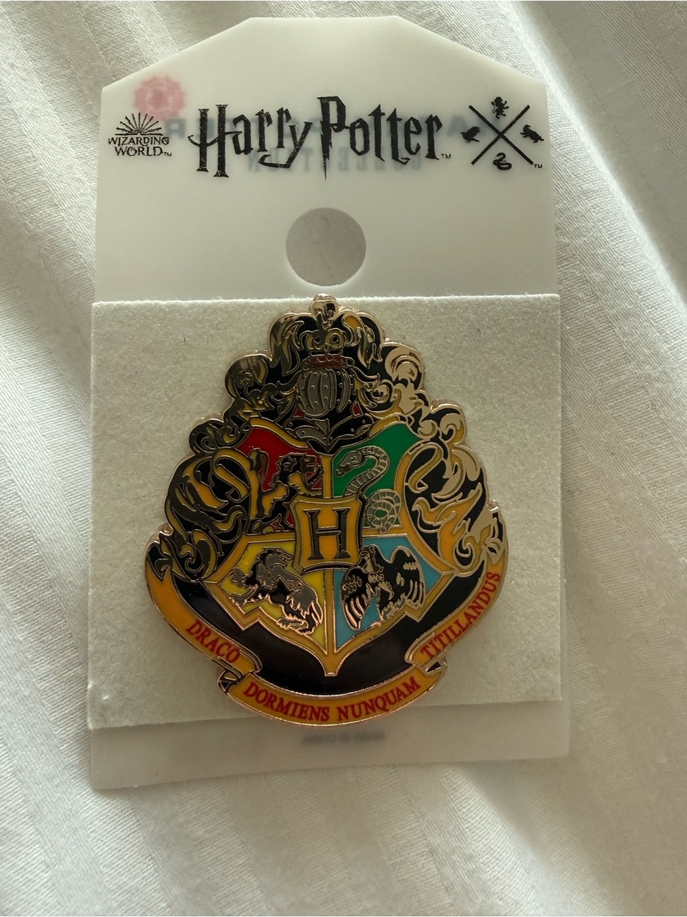 NEW Warner Bros. Harry Potter Hogwarts Crest Enamel Pin
